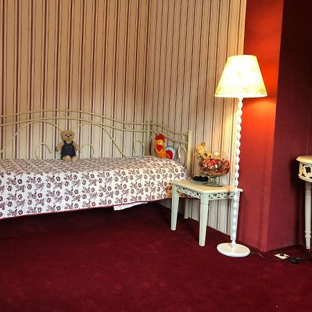 Chateau Les Tourelles Bertrix Ngoại thất bức ảnh